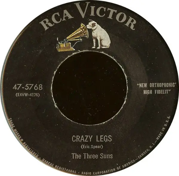 THE THREE SUNS - Crazy Legs / Moonlight And Roses (Bring Mem'ries Of You) - Disque 45T x 1