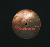 2562 - LOVE IN OUTER SPACE / THIRD WAVE