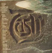Tashi - Plays Takemitsu