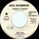 7inch Vinyl Single - Terri Gibbs - Somebody's Knockin' - Pinckneyville Pressing