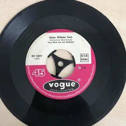 Terry Mark Und Sein Orchester - Halali Tango
