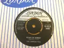 7inch Vinyl Single - The Chordettes - Never On Sunday / Faraway Star