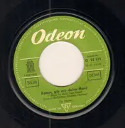 7inch Vinyl Single - The Beatles - Komm Gib Mir Deine Hand / Sie Liebt Dich