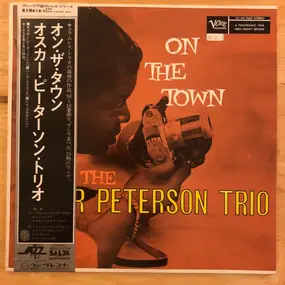 The Oscar Peterson Trio - On The Town With The Oscar Peterson Trio