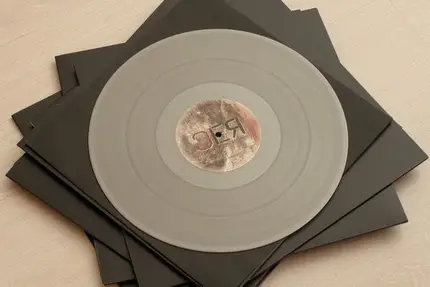 The Lone Roamer - Through The War Ruins