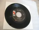 7inch Vinyl Single - The Straight A's - Blue Moon / I Cry Alone