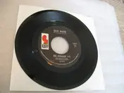 The Straight A's - Blue Moon / I Cry Alone
