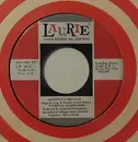 7inch Vinyl Single - The Royal Guardsmen - Snoopy's Christmas