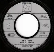 7'' - The Twins - Love In The Dark