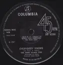 7'' - The Dave Clark Five - Everybody Knows / Concentration Baby - Solid Center