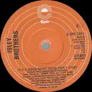 7'' - The Isley Brothers - It's A Disco Night (Rock Don't Stop) - Orange paper labels