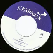 7'' - The Shambles - She's Used To Playing With Fire / Louise
