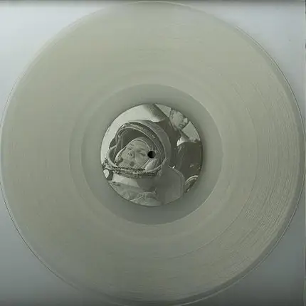 Tommy Vicari Jnr - Looom