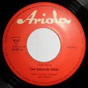 7inch Vinyl Single - Tobby Oehm und Orchester Josef Niessen - Zwei Italienische Schuhe / Banana Milch Shake