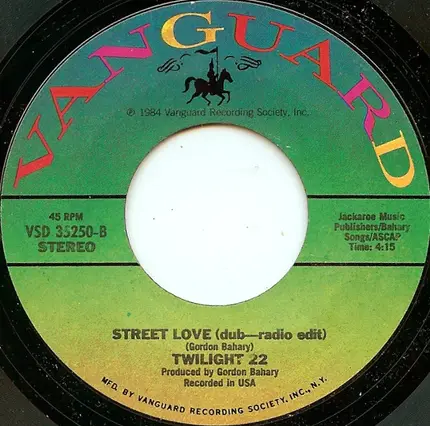 Twilight 22 - Street Love