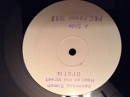 Vannessa Simon - Heat On The Street