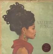 VALERIE JUNE - Pushin' Against a Stone
