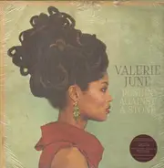 Valerie June - Pushin' Against a Stone