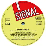 LP - The Crystals, Mary Wells, The Chiffons, a.o. - The Beat Goes On - Textured cover