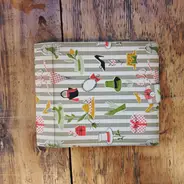 Vintage Schallplattenalbum - in weiß-grau gestreift, mit Mode-Accessoires-Motiven für 16 Singles