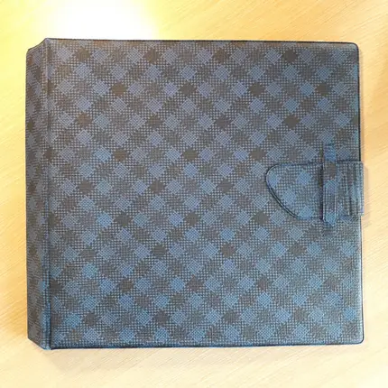 Vintage Schallplattenalbum - in blau-schwarzem Karomuster, für 12 LPs