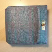 Vinyl Storage - Vintage Schallplattenalbum - in blau, mit schwarz-rot-grünem Karomuster, für 24 Singles
