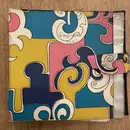 Vinyl Storage - Vintage Schallplattenalbum - in rosa-weiß-blau-gelb gemustert, für 16 Singles