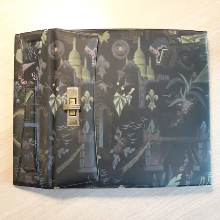 Vintage Schallplattenalbum - in schwarz, mit Landmarken-Motiven, für 24 Singles