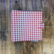 Vintage Schallplattenalbum - mit rot-weißem Karodesign, für 16 Singles