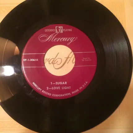 Vic Damone - Amor and The Breeze and I