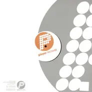 Visions Of US Feat. Phillipa Hanna - Finding You