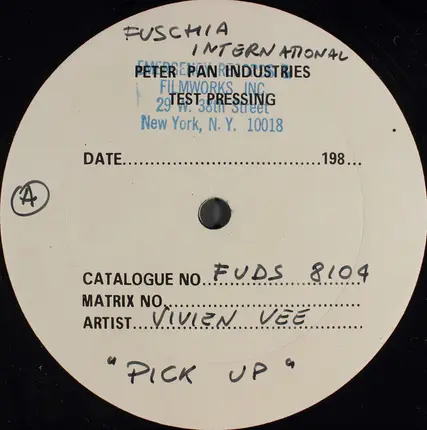 Vivien Vee - Pick Up