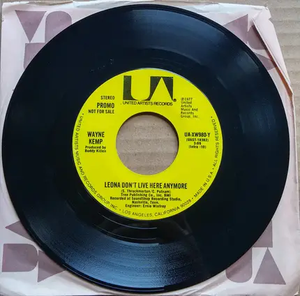 Wayne Kemp - Leona Don't Live Here Anymore