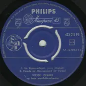 Wessel Dekker And His Mandolinata-Orchestra - Im Zigeunerlager / Parade Im Märchenland / Donauwellen / Wiener Schwalben