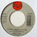 7inch Vinyl Single - Aaron Tippin - She Made A Memory Out Of Me / The Sky's Got The Blues