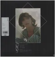 Aldous Harding - Designer