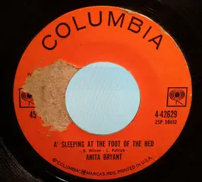 anita bryant - A' Sleeping At The Foot Of The Bed / Wishing It Was You