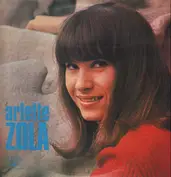 Arlette Zola