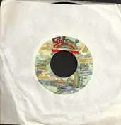 Aurra - Checking You Out