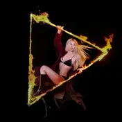 Ava Max - Don't Click Play