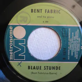 bent fabric - Blaue Stunde / Stumbling