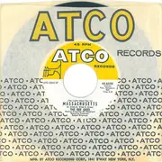 7inch Vinyl Single - Bee Gees - (The Lights Went Out In) Massachusetts