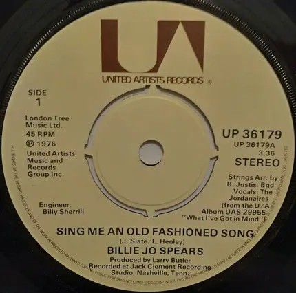 Billie Jo Spears - Sing Me An Old Fashioned Song