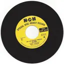 7'' - Billy Walker - She Goes Walking Through My Mind / It's Your Fault I'm Cheating