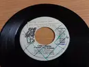 7inch Vinyl Single - Carly Simon - It Keeps You Runnin'
