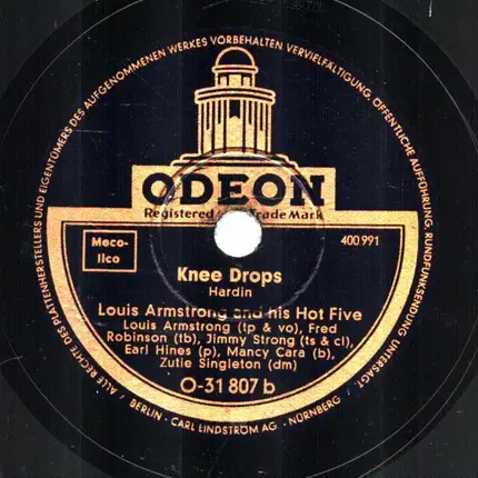 Carroll Dickerson And His Orchestra / Louis Armstrong & His Hot Five - Savoyagers Stomp / Knee Drops