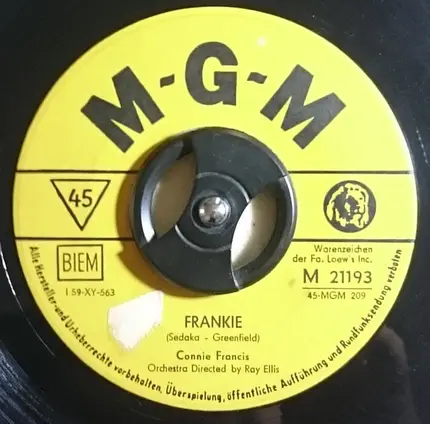 Connie Francis - Lipstick On Your Collar