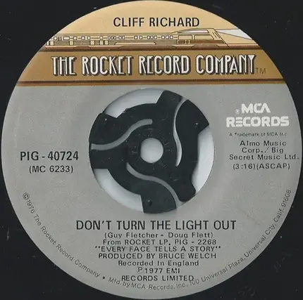 Cliff Richard - Don't Turn The Light Out