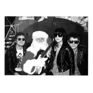 Crocodiles & Dum Dum Girls - Merry Xmas, Baby (Please Don't Die)