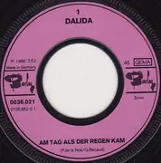 7inch Vinyl Single - Dalida - Am Tag Als Der Regen Kam / Petruschka (Casatchok)